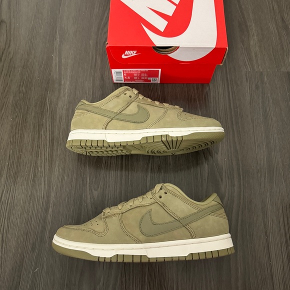 Nike Dunk Low Premium MF Neutral Olive/Sail Sneakers Women’s size 6 New in Box - Picture 4 of 13